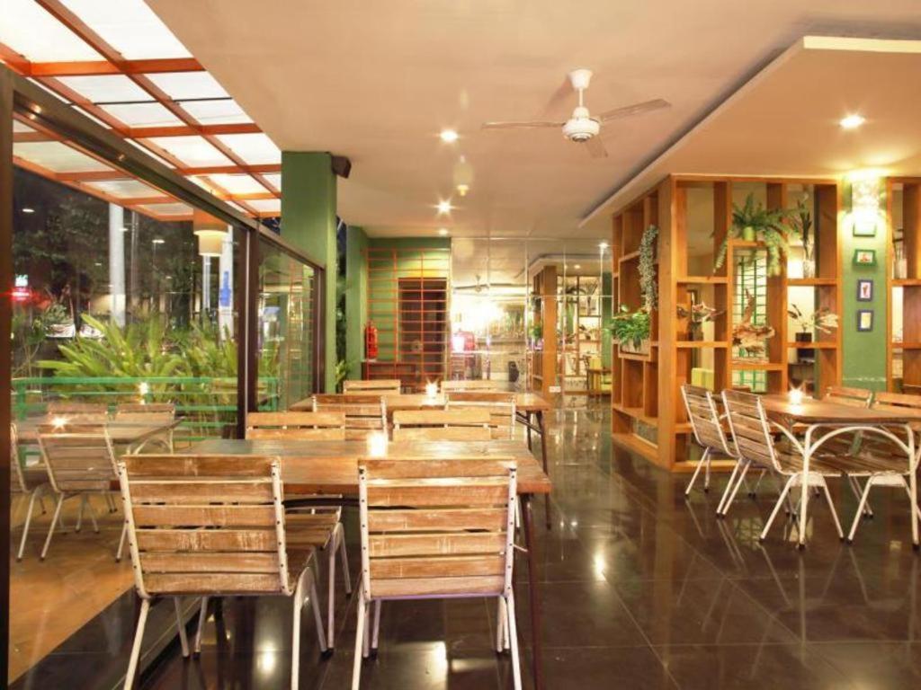 Spazzio Bali Hotel Kuta Lombok Exterior foto