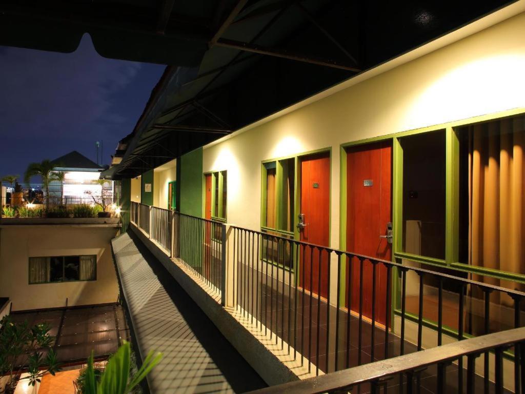 Spazzio Bali Hotel Kuta Lombok Exterior foto