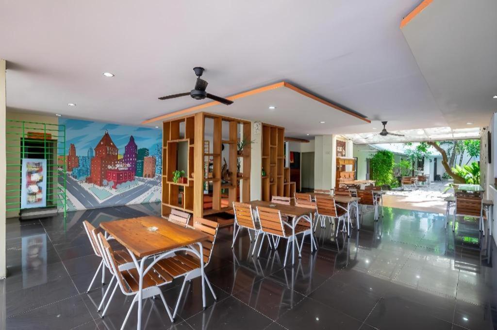 Spazzio Bali Hotel Kuta Lombok Exterior foto