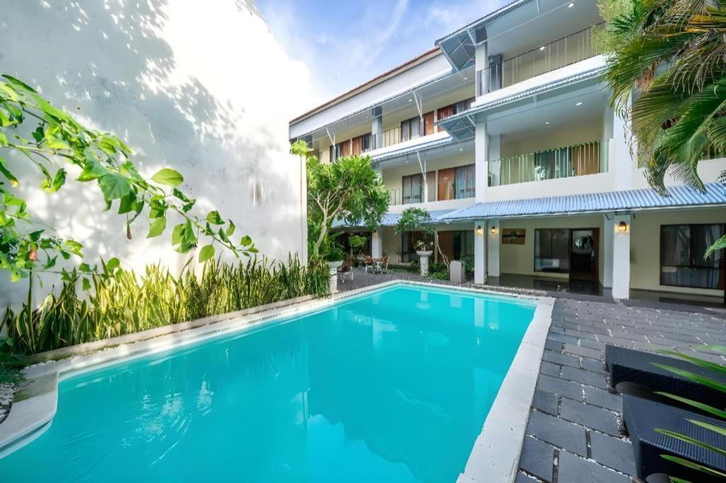 Spazzio Bali Hotel Kuta Lombok Exterior foto